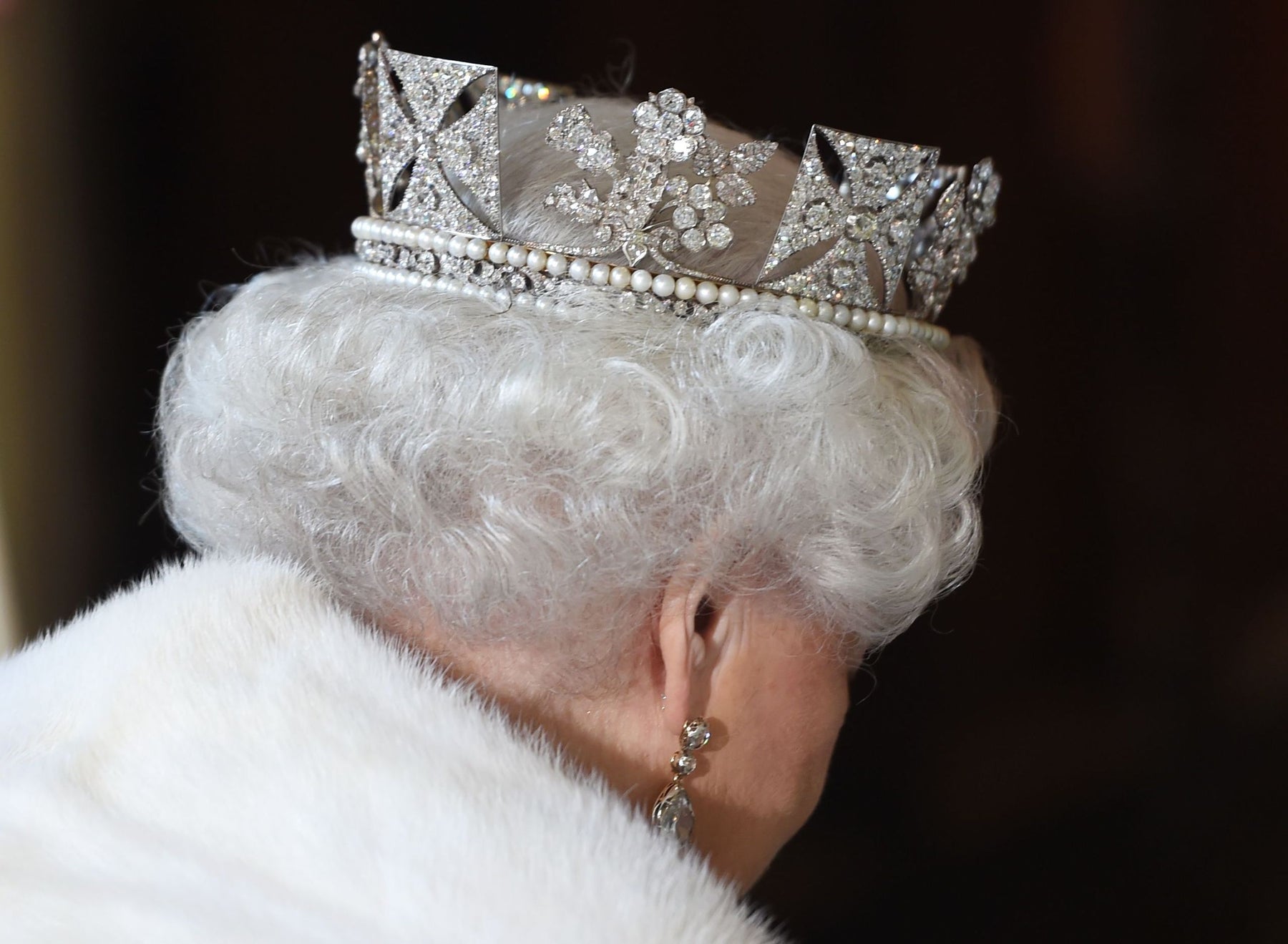 Que vont devenir les bijoux de la reine Élizabeth II ?