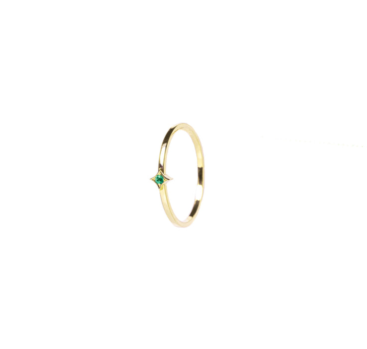Bague en or jaune anneau fin avec pierre émeraude - Horah sur la ruée