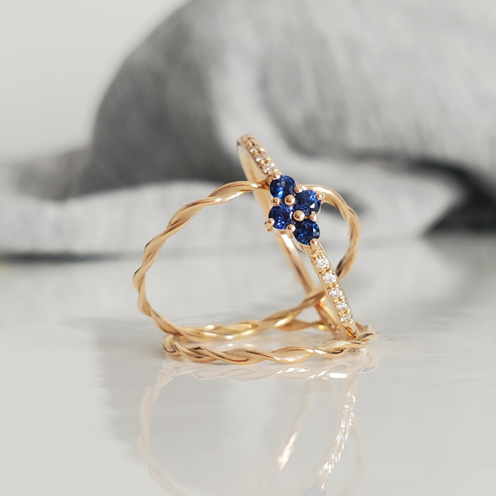 Bague en or rose 18 carats sertie de diamants et de 4 Saphirs bleu | Bijoux femme | La Ruée  