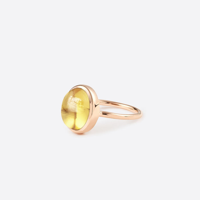 bague femme fantaisie petit ovale en or rose 18k serti d une pierre citrine jaune